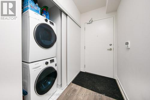 #3208 -99 Broadway Ave, Toronto, ON - Indoor Photo Showing Laundry Room