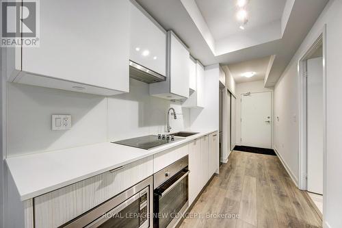 #3208 -99 Broadway Ave, Toronto, ON - Indoor Photo Showing Kitchen