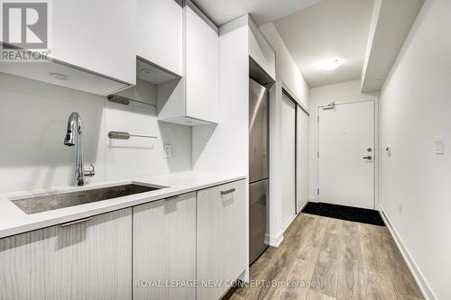 #3208 -99 Broadway Ave, Toronto, ON - Indoor Photo Showing Other Room
