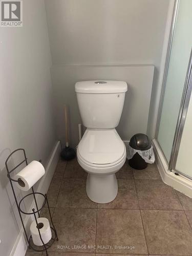 422 Cambridge Road W, Fort Erie, ON - Indoor Photo Showing Bathroom