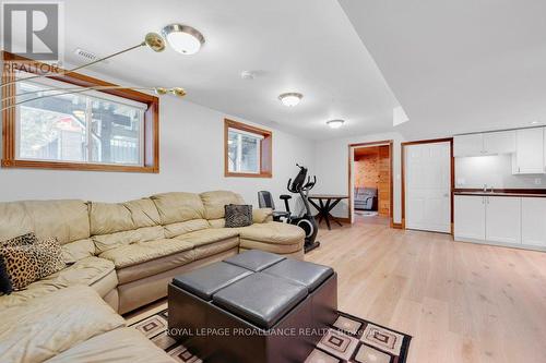 354 St Joseph St, Tweed, ON - Indoor Photo Showing Living Room