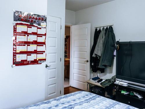 Cellar/Cold room - 12222 Rue Valmont, Montréal (Ahuntsic-Cartierville), QC - Indoor Photo Showing Bedroom