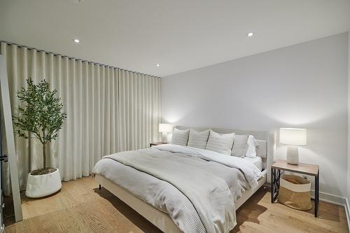 Master bedroom - 61 Rue Tremblay, Saint-Jean-Sur-Richelieu, QC - Indoor Photo Showing Bedroom