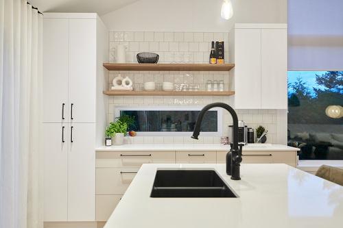 Kitchen - 61 Rue Tremblay, Saint-Jean-Sur-Richelieu, QC - Indoor Photo Showing Kitchen With Double Sink