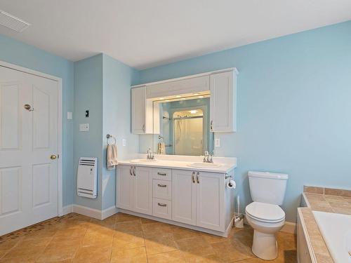 Salle de bains attenante Ã  la CCP - 280  - 282 Rue Des Rochers, Sainte-Adèle, QC - Indoor Photo Showing Bathroom