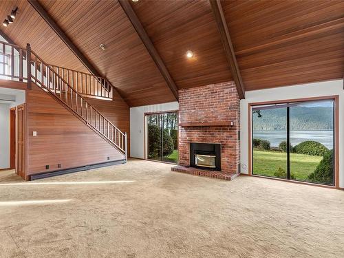 11665 Jupata Way, North Saanich, BC - Indoor With Fireplace