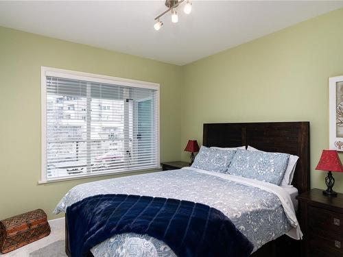 210-50 Songhees Rd, Victoria, BC - Indoor Photo Showing Bedroom