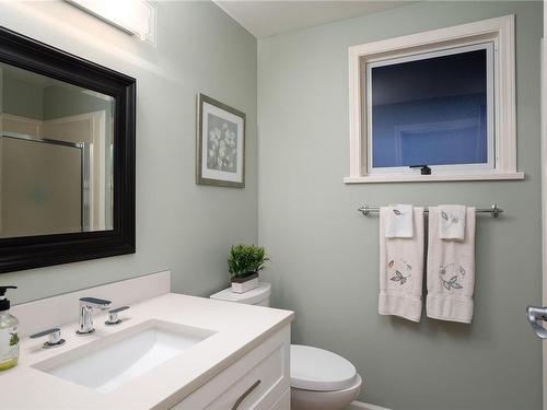 210-50 Songhees Rd, Victoria, BC - Indoor Photo Showing Bathroom