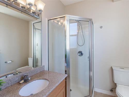 519 Davis Rd, Ladysmith, BC - Indoor Photo Showing Bathroom