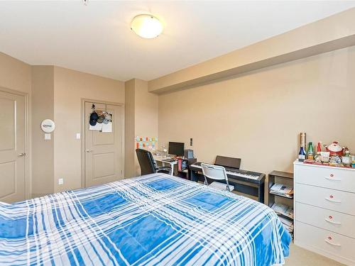 318-1620 Mckenzie Ave, Saanich, BC - Indoor Photo Showing Bedroom