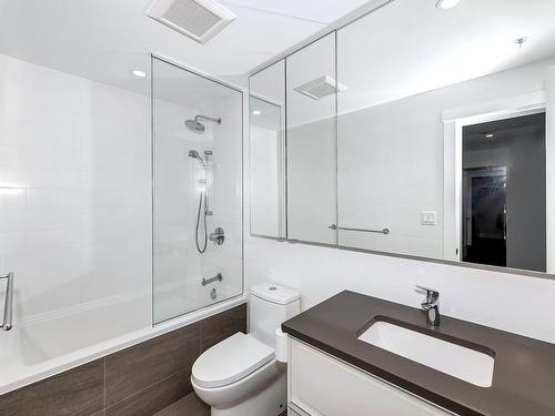 2304-777 Herald St, Victoria, BC - Indoor Photo Showing Bathroom