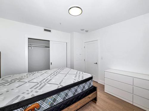 2304-777 Herald St, Victoria, BC - Indoor Photo Showing Bedroom