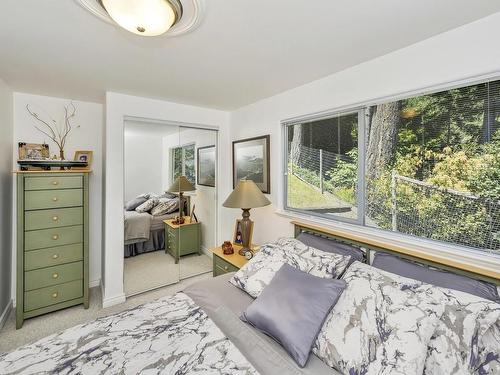 853 Arbutus Ave, Duncan, BC - Indoor Photo Showing Bedroom