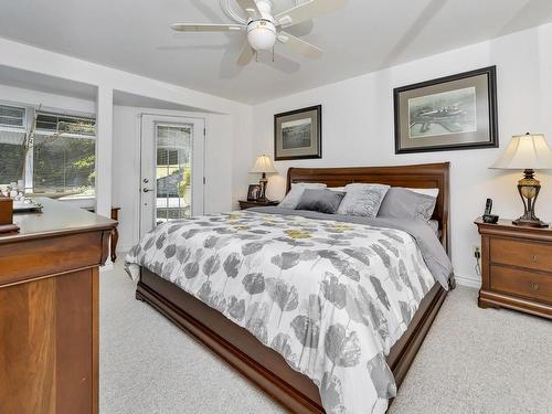 853 Arbutus Ave, Duncan, BC - Indoor Photo Showing Bedroom