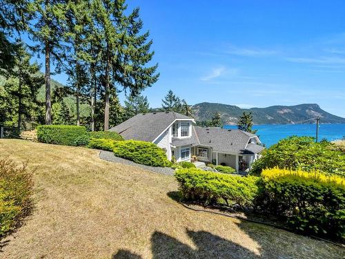 853 Arbutus Ave, Duncan, BC - Outdoor With Body Of Water