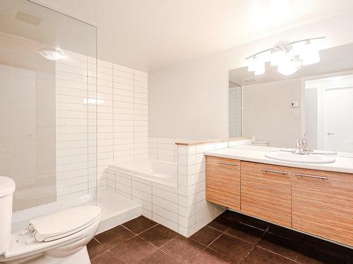Salle de bains - 821-4885 Boul. Henri-Bourassa O., Montréal (Saint-Laurent), QC - Indoor Photo Showing Bathroom
