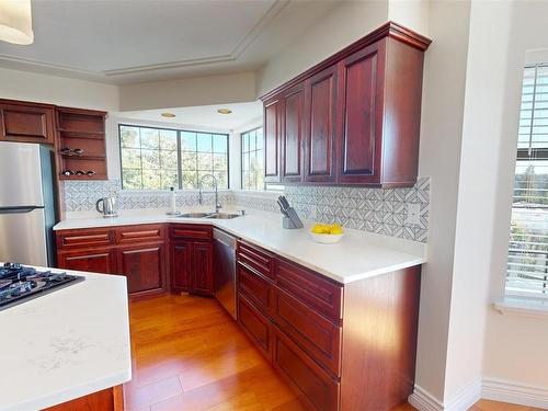 3279 Cordova Bay Rd, Nanaimo, BC - Indoor Photo Showing Kitchen With Double Sink