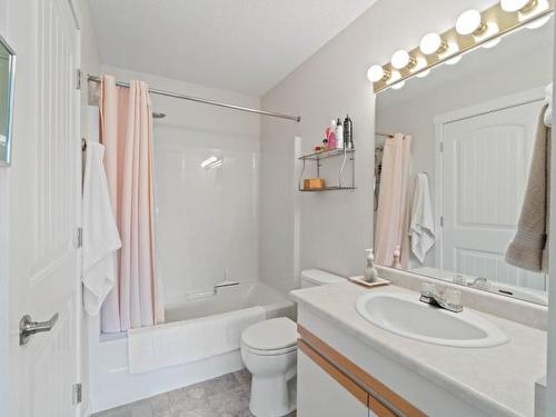 60-2020 Robson Place, Kamloops, BC - Indoor Photo Showing Bathroom