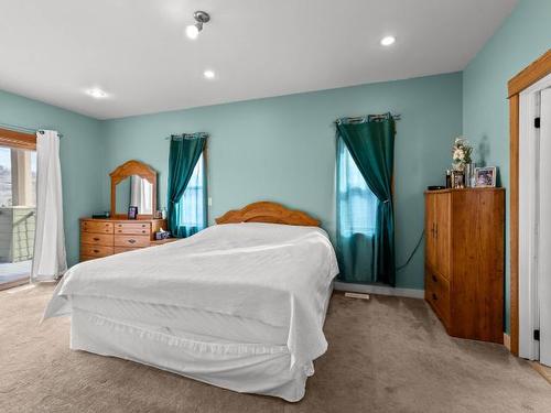 4752 Uplands Drive, Kamloops, BC - Indoor Photo Showing Bedroom