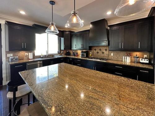 3025 Visao Court, Kamloops, BC - Indoor Photo Showing Kitchen With Upgraded Kitchen
