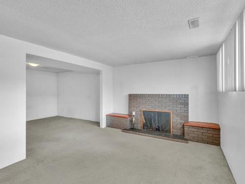 1590 Hillside Drive, Kamloops, BC - Indoor With Fireplace