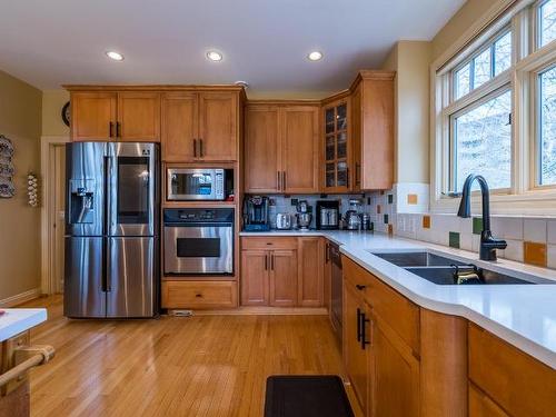 300 Mariposa Crt, Kamloops, BC - Indoor Photo Showing Kitchen With Stainless Steel Kitchen With Double Sink