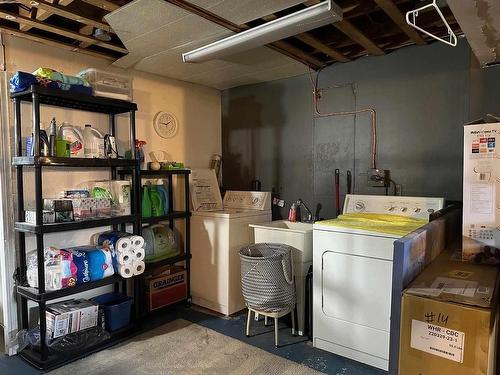 314 Mary Street, Schreiber, ON - Indoor Photo Showing Laundry Room