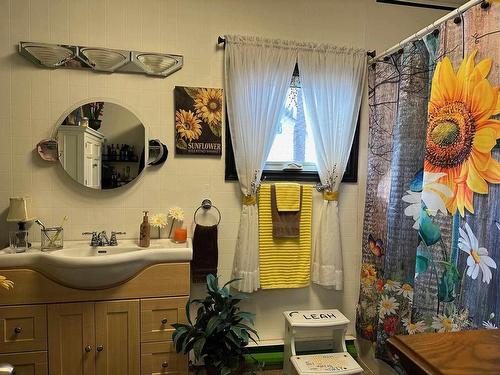 314 Mary Street, Schreiber, ON - Indoor Photo Showing Bathroom