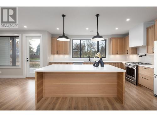 4198 Russo Street, Kelowna, BC - Indoor Photo Showing Kitchen