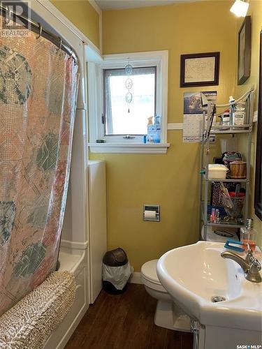 238 1St Avenue E, Canora, SK - Indoor Photo Showing Bathroom