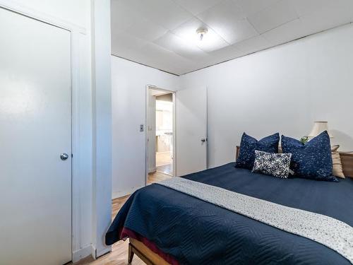 1003 Main Street, Lillooet, BC - Indoor Photo Showing Bedroom