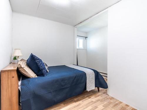 1003 Main Street, Lillooet, BC - Indoor Photo Showing Bedroom