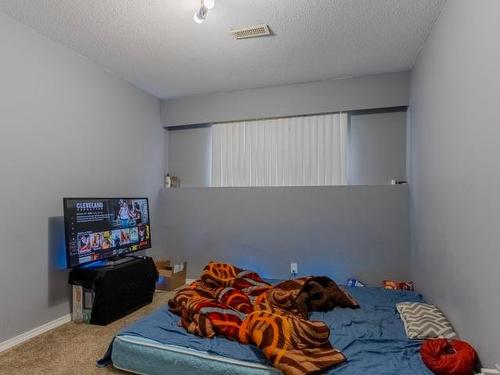 246 Fairview Ave, Kamloops, BC - Indoor Photo Showing Bedroom