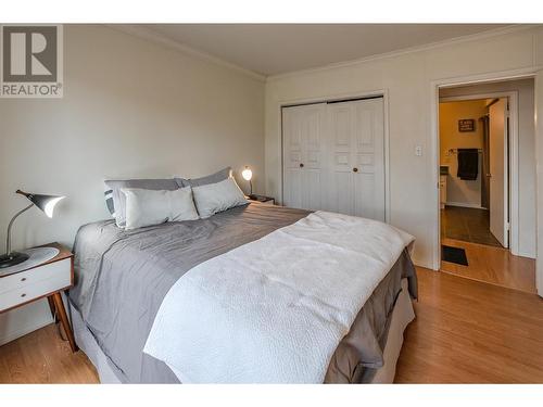 1042 Dynes Avenue, Penticton, BC - Indoor Photo Showing Bedroom