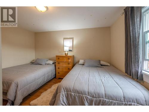 1042 Dynes Avenue, Penticton, BC - Indoor Photo Showing Bedroom