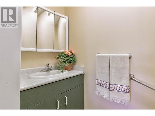 15829 Greenhow Road, Lake Country, BC - Indoor Photo Showing Bathroom