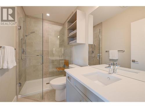 3316 Black Pine Lane, Kelowna, BC - Indoor Photo Showing Bathroom