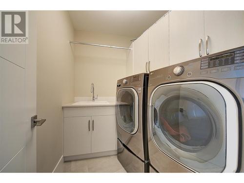 3316 Black Pine Lane, Kelowna, BC - Indoor Photo Showing Laundry Room