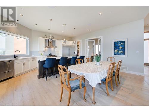 3316 Black Pine Lane, Kelowna, BC - Indoor Photo Showing Dining Room