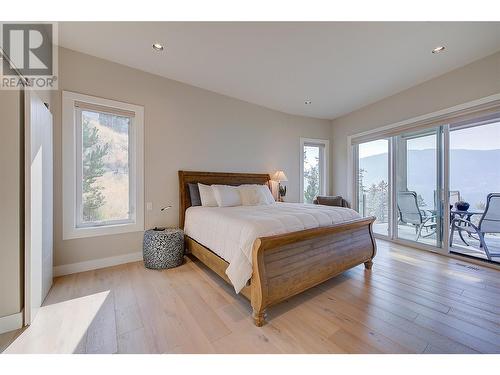 3316 Black Pine Lane, Kelowna, BC - Indoor Photo Showing Bedroom