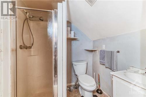 105 Jolliet Avenue, Ottawa, ON - Indoor Photo Showing Bathroom