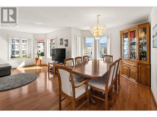 1531 Lawrence Avenue, Kelowna, BC - Indoor Photo Showing Dining Room