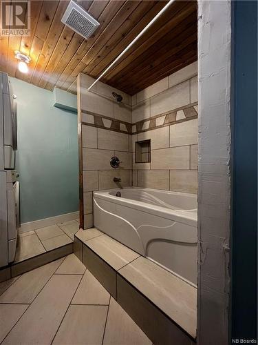 4234 Robinson Rue, Tracadie, NB - Indoor Photo Showing Bathroom
