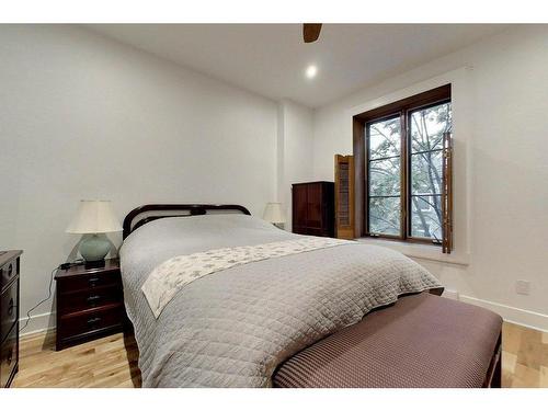 Bedroom - 4070 Rue Clark, Montréal (Le Plateau-Mont-Royal), QC - Indoor Photo Showing Bedroom