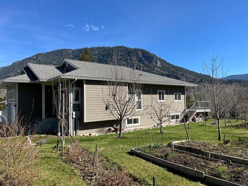 741 5Th Avenue, Castlegar, BC 