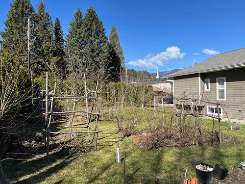 741 5Th Avenue, Castlegar, BC 