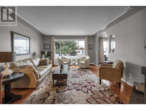 2565 Coyle Street, Prince George, BC - Indoor Photo Showing Living Room