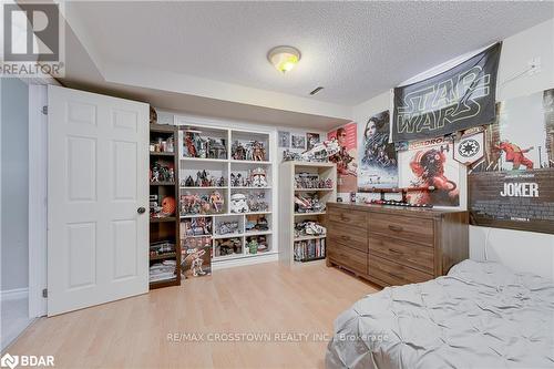 19 Allsop Cres, Barrie, ON - Indoor Photo Showing Bedroom