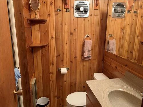50 Lakeview Road, Pelican Lake, MB - Indoor Photo Showing Bathroom