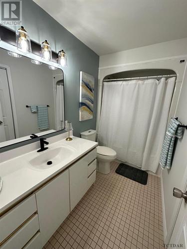 17 Furlong St, Kirkland Lake, ON - Indoor Photo Showing Bathroom
